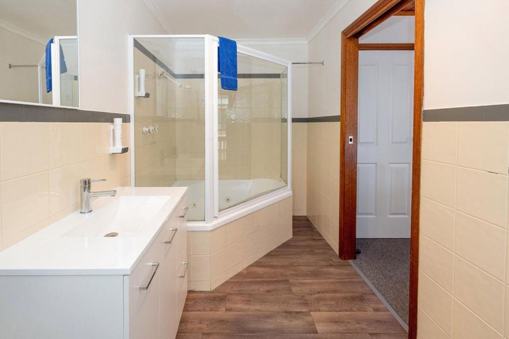 Kitty'S Cottages - Managed By Big4 Strahan Holiday Retreat 외부 사진