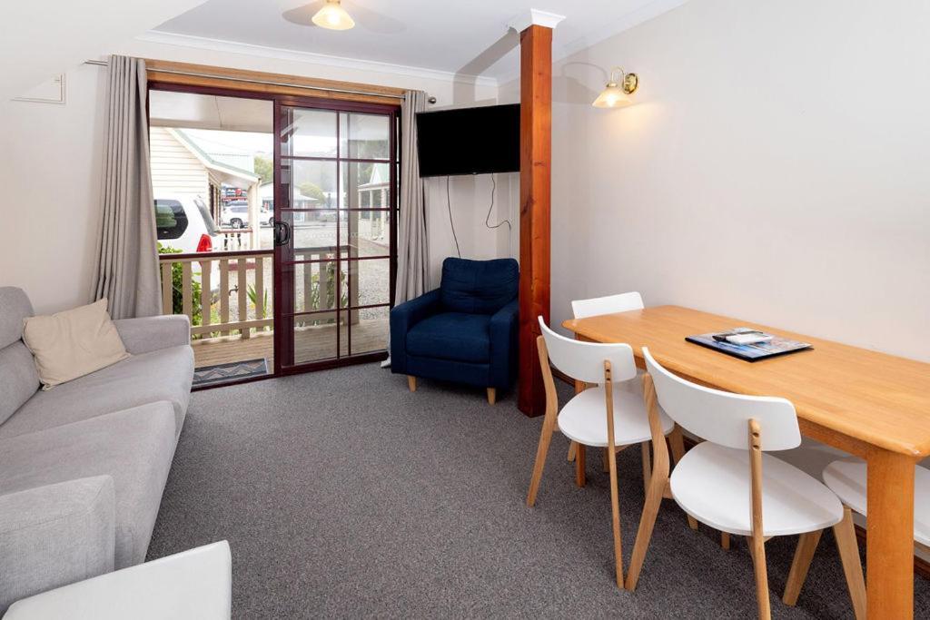 Kitty'S Cottages - Managed By Big4 Strahan Holiday Retreat 외부 사진